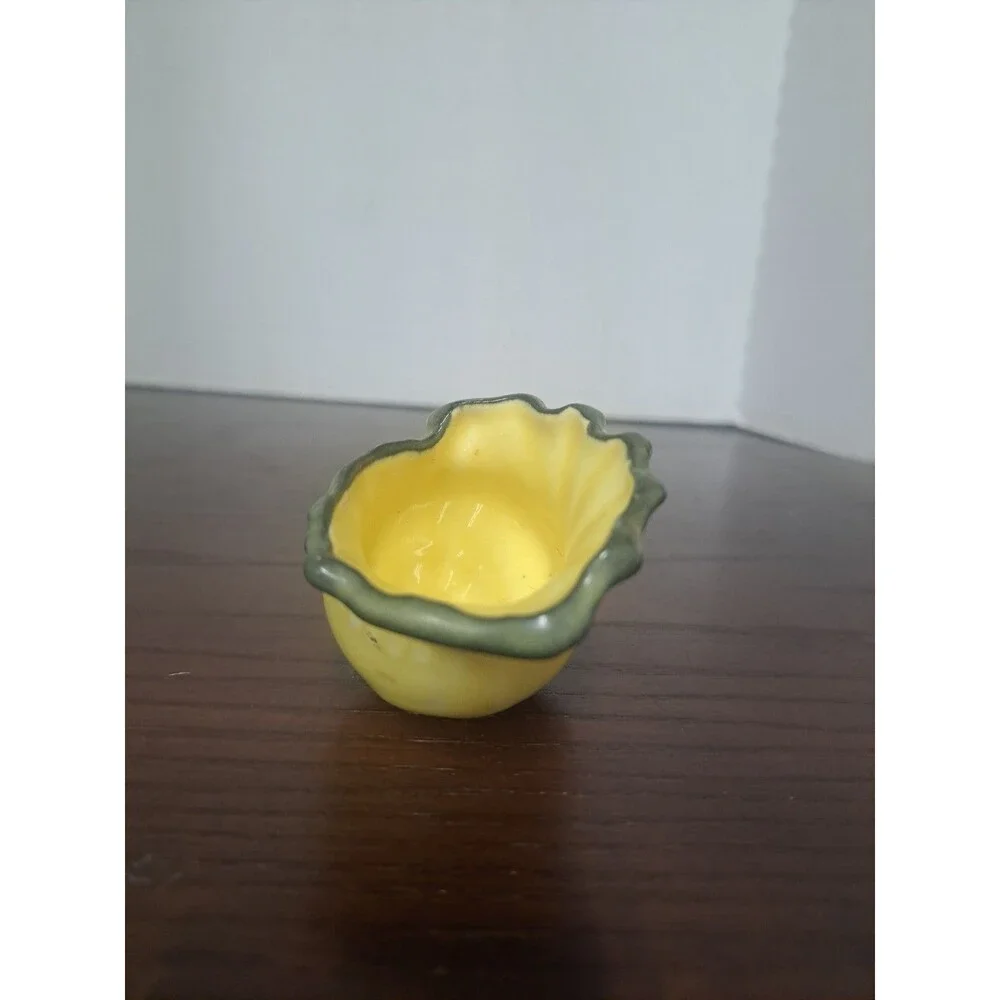 1940s Shell Shape Yellow With Olive Trim On Scalloped Edge Seashell Shape Sugar